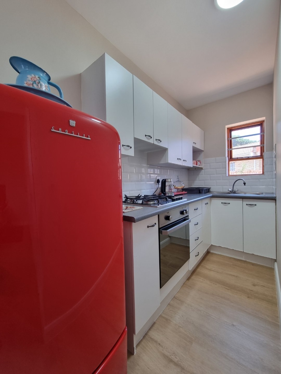 4 Bedroom Property for Sale in Wavecrest Eastern Cape